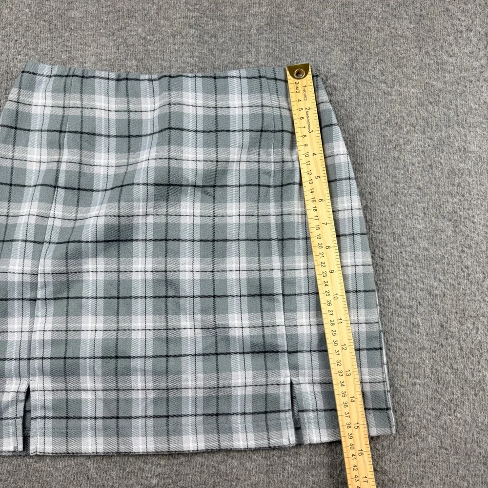 Eyeshadow Gray Plaid Mini Skirt with Front Slits Size 7 Women's Casual Preppy - Picture 5 of 8